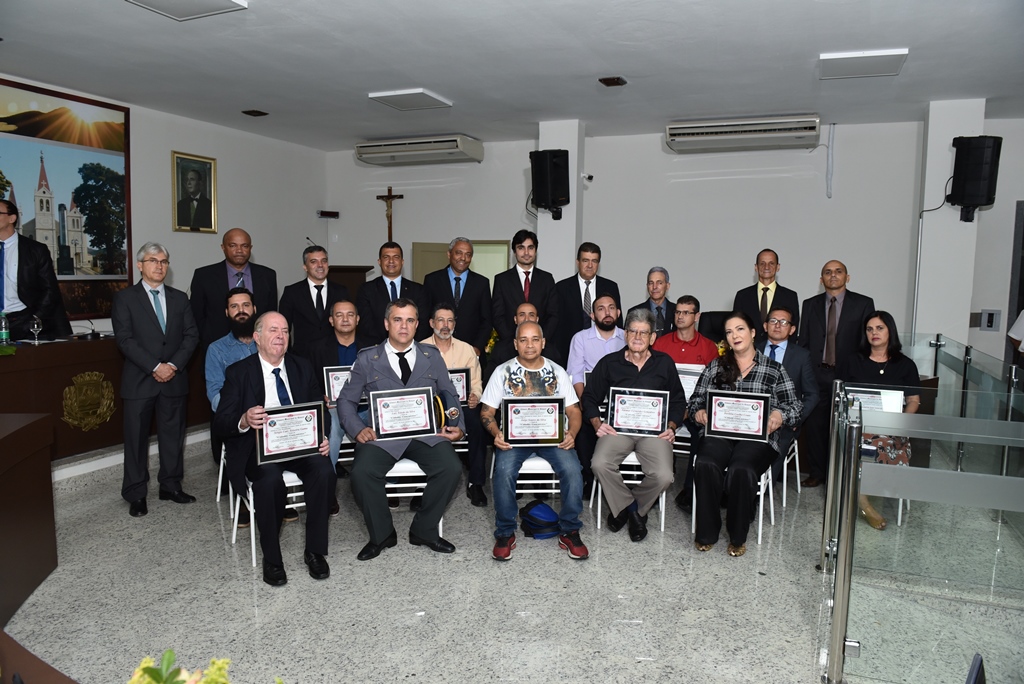 REUNIÃO SOLENE PARA CONCESSÃO DE HONRARIAS