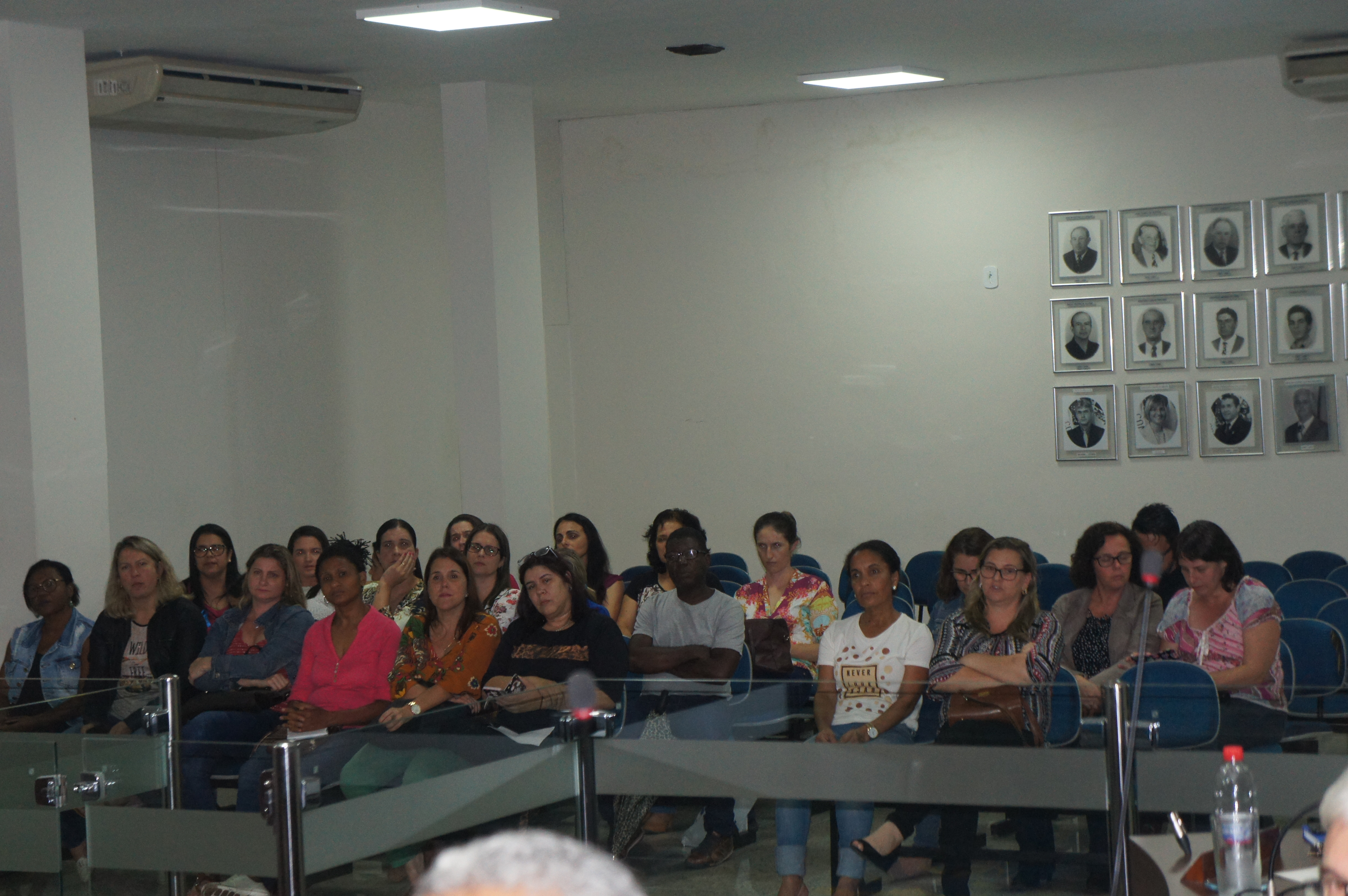 PROFESSORES DA REDE MUNICIPAL DE ENSINO MARCARAM PRESENÇA NA REUNIÃO ORDINÁRIA DO DIA 12 DE NOVEMBRO