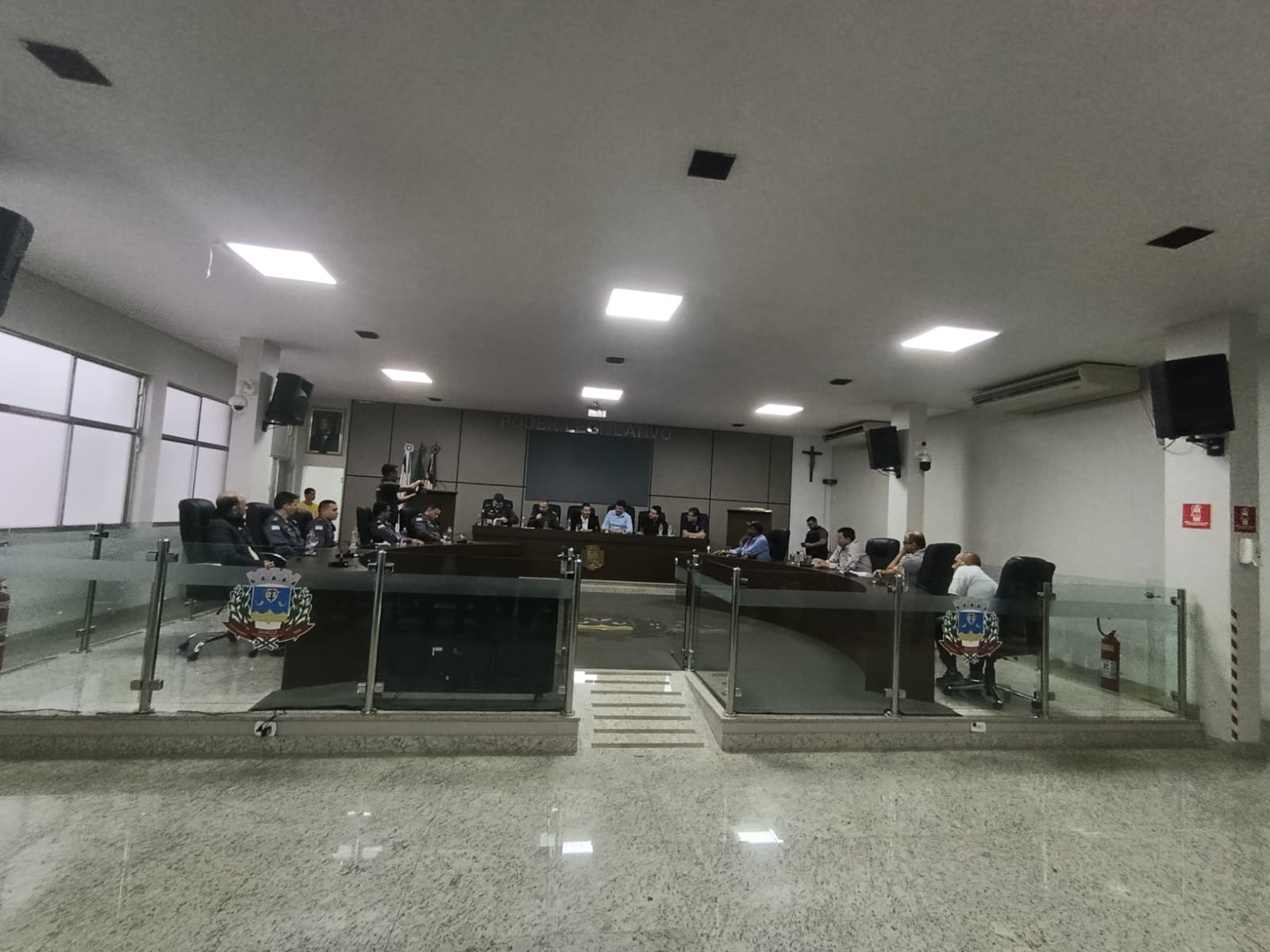 CÂMARA MUNICIPAL DE GUAÇUÍ SE REÚNE COM O COMANDANTE-GERAL DA POLÍCIA MILITAR DO ES, CORONEL DOUGLAS CAUS.
