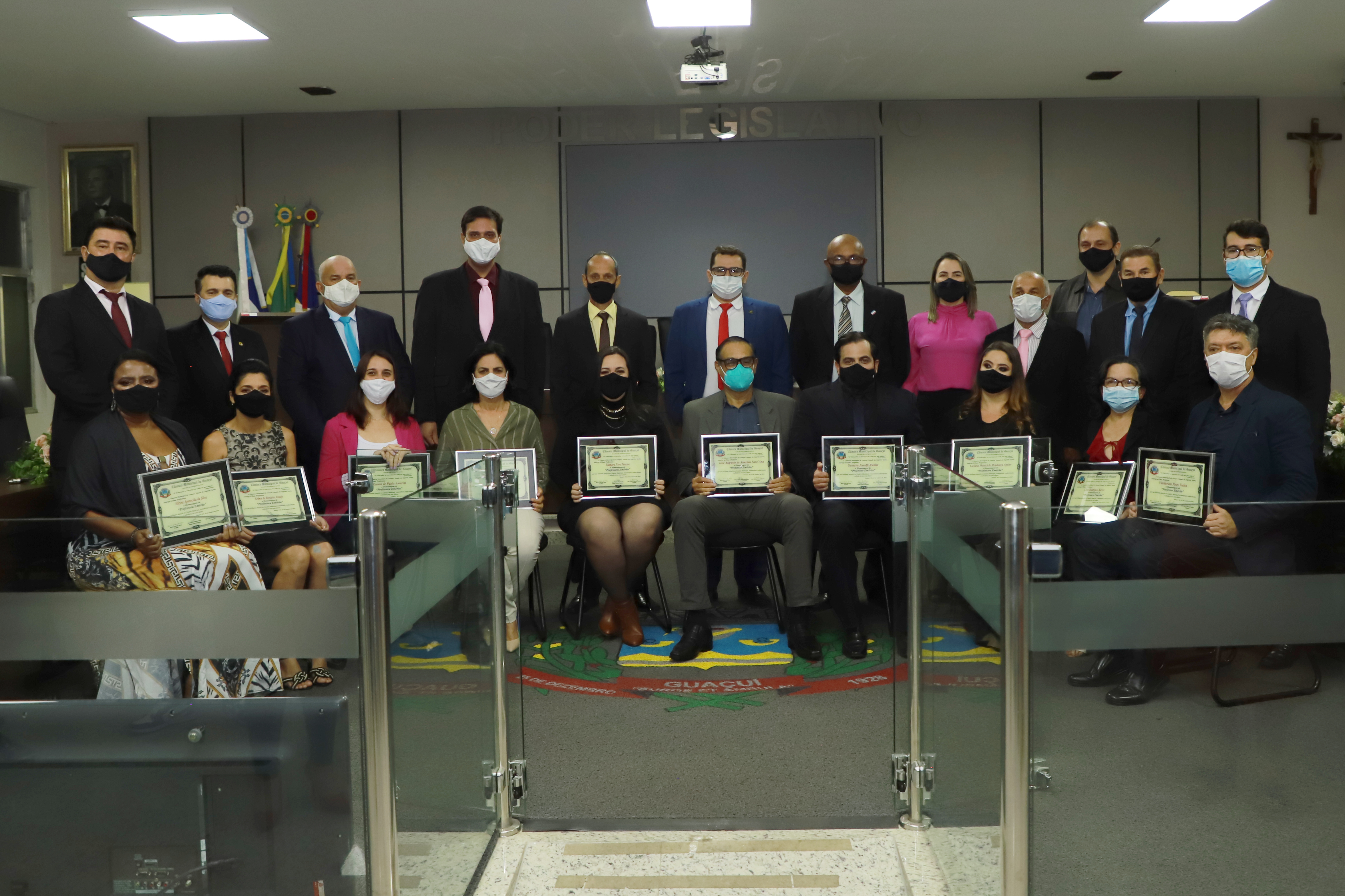 CÂMARA MUNICIPAL REALIZOU REUNIÃO SOLENE PROFESSOR EMÉRITO.