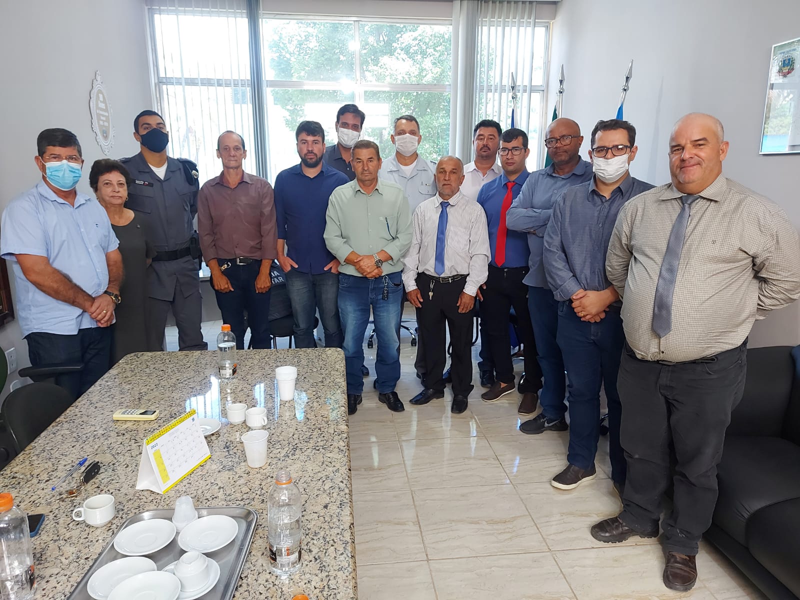 PRESIDENTE E VEREADORES RECEBEM VISITA DO CAPITÃO DA POLÍCIA MILITAR.